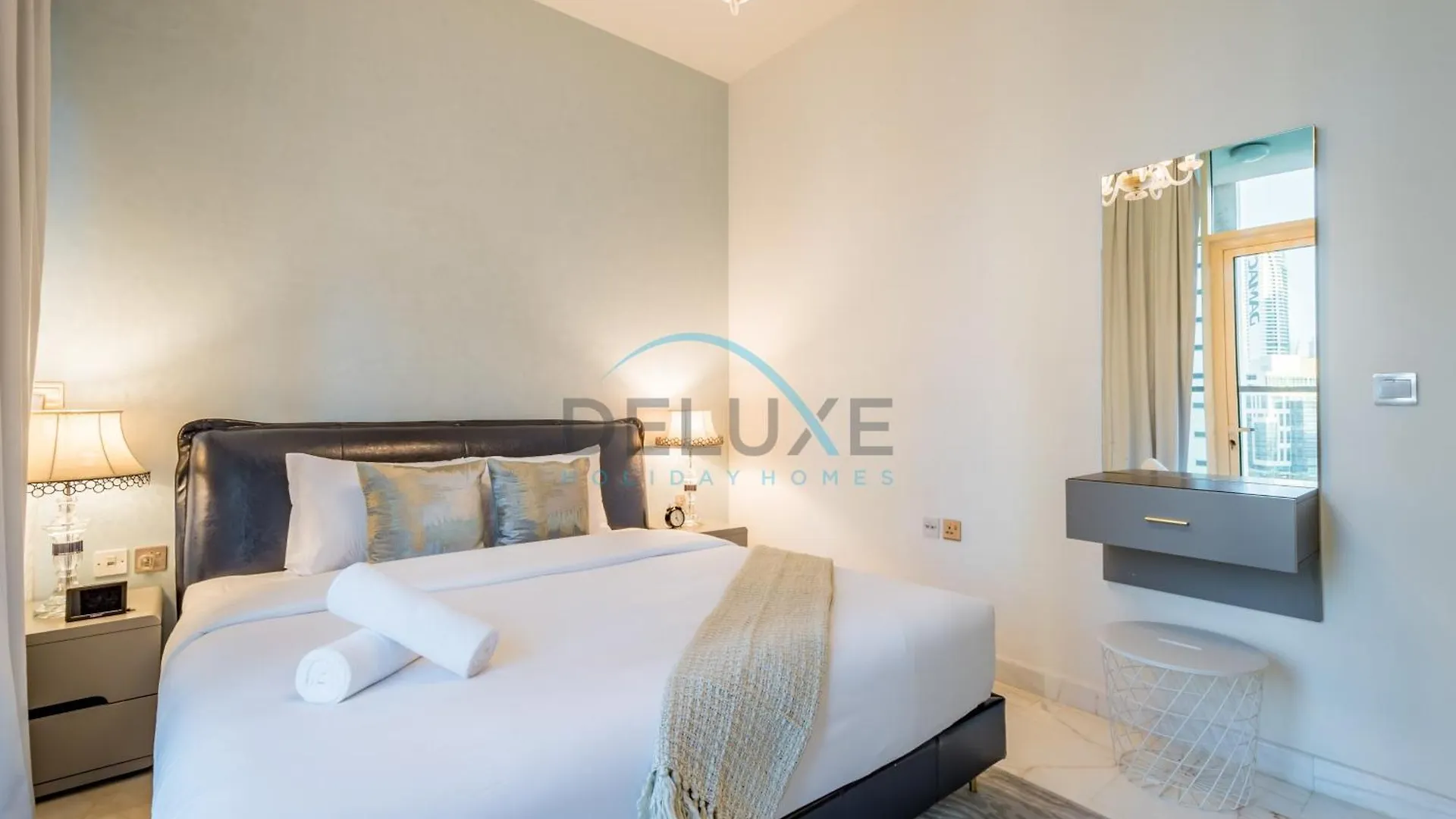 Apartment Weekly Deal 3Br With Overlooking Canal & City Views By Deluxe Holiday Homes Dubai United Arab Emirates